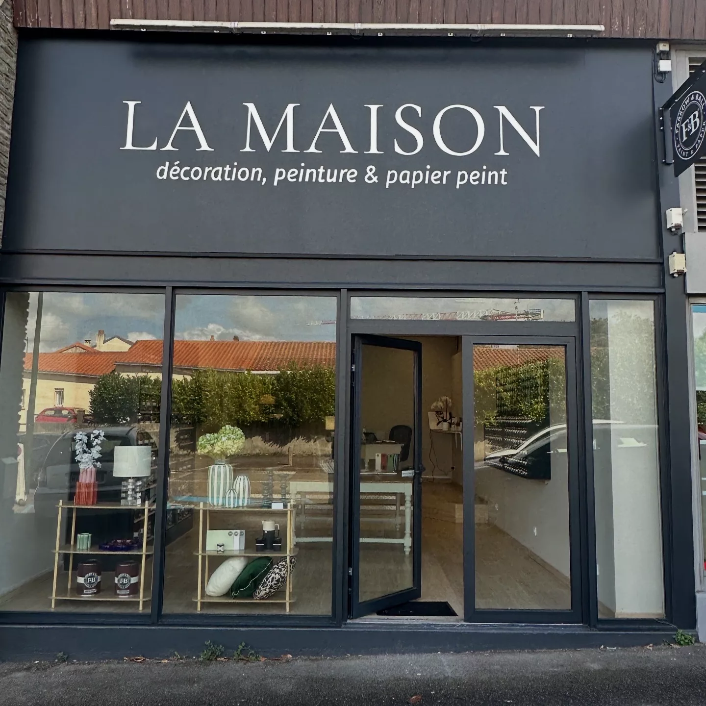 Nouveau à Pornic La Maison : peinture Farrow & Ball, papiers peints et décoration
