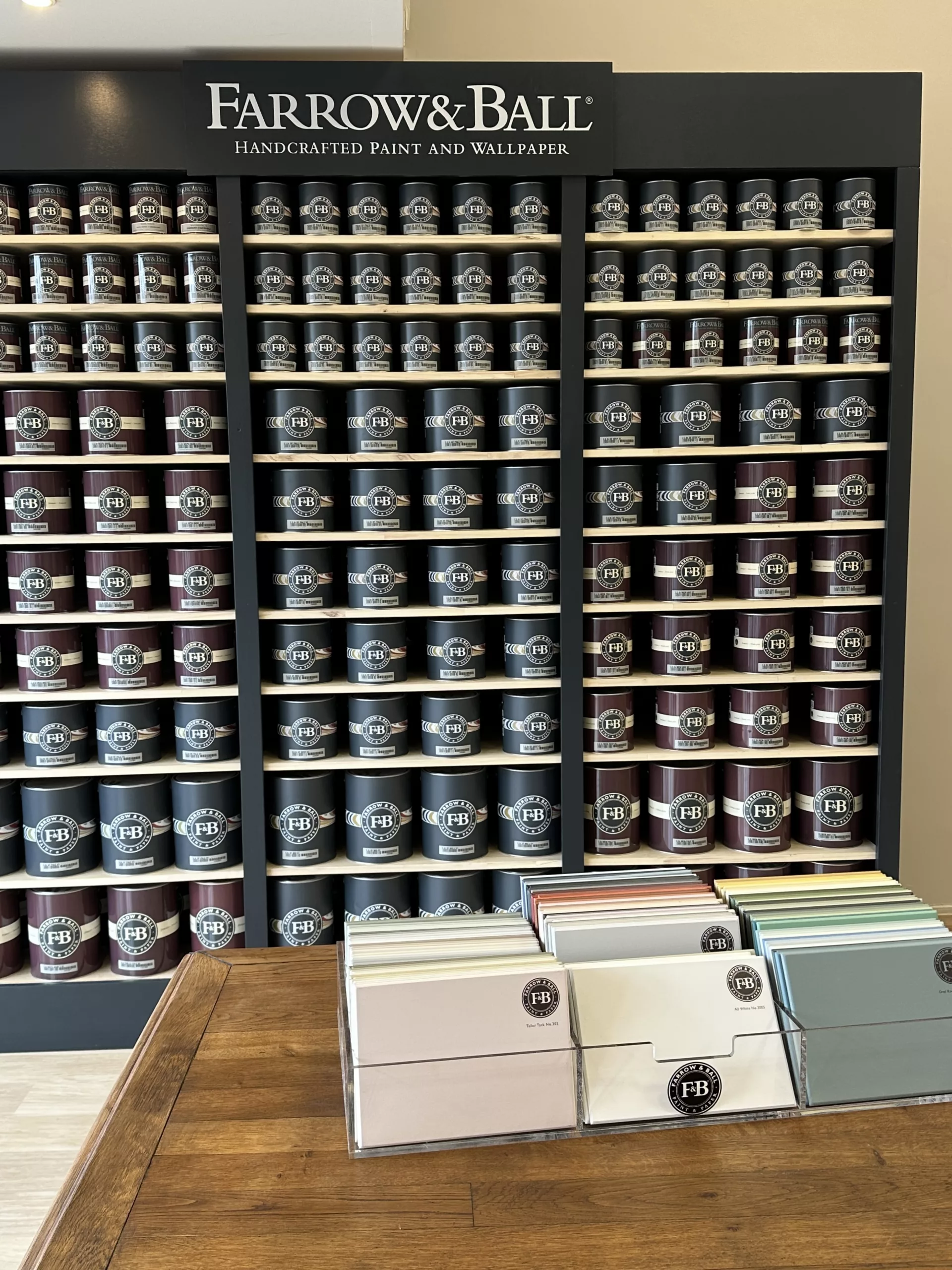 einture Farrow & Ball disponible près de Nantes – 300 couleurs préparées en boutique